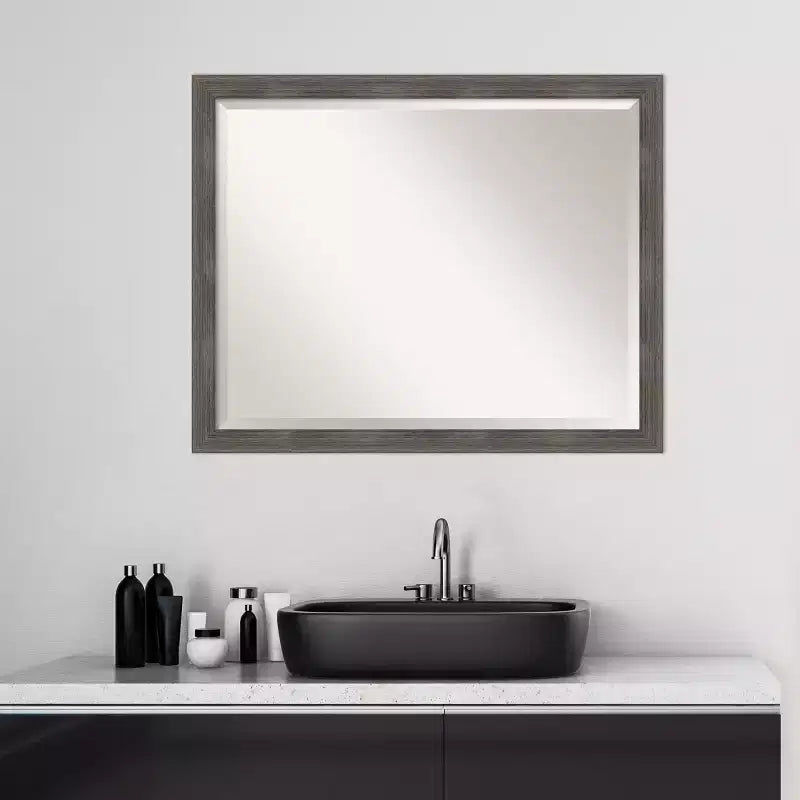 Miroir mural de salle de bain encadré plomb Pinstripe gris 30" x 24" : Rectangle moderne, biseauté, cadre en bois, montage mural