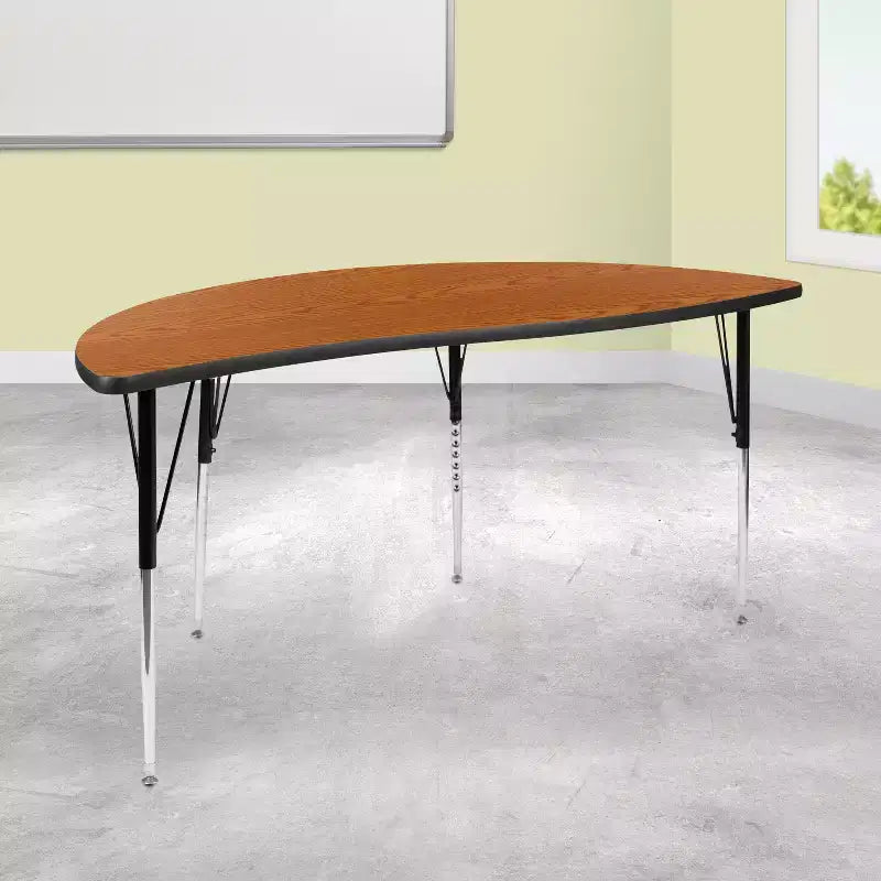 Table d'activités collaborative laminée thermique flexible demi-cercle vague 60 po - Pieds réglables en hauteur standard