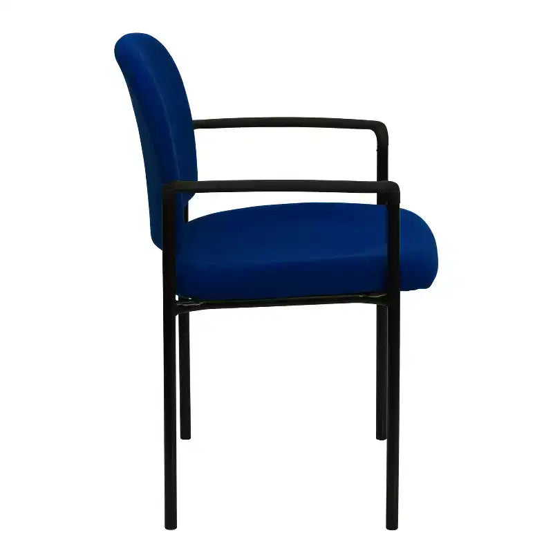 Chaise de réception latérale empilable en acier avec accoudoirs, modèle Confort