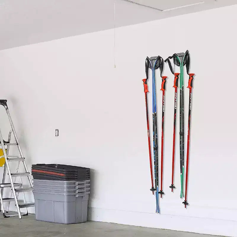 Range-chaussures de ski mural, peut contenir 2 paires de skis et bâtons ou un snowboard, 2 crochets